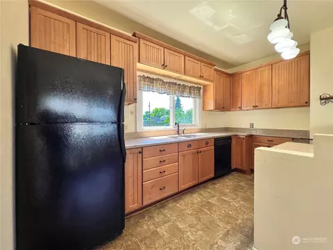 Kitchen - 1812 Lombard Ave, Everett, WA 98201 photo 3 of 7