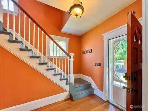 Entry Way - 1812 Lombard Ave, Everett, WA 98201 photo 5 of 7