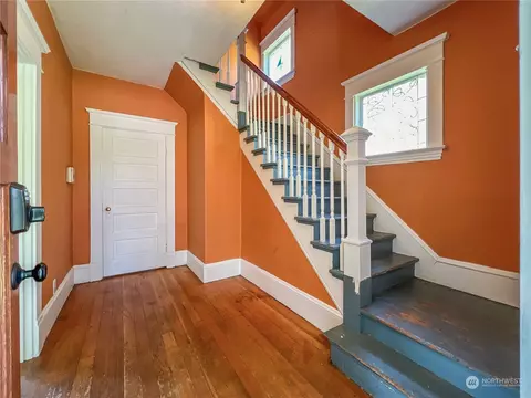 Entry Way - 1812 Lombard Ave, Everett, WA 98201 photo 1 of 7