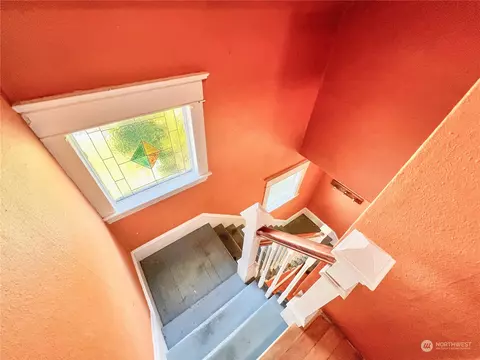 Entry Way - 1812 Lombard Ave, Everett, WA 98201 photo 6 of 7