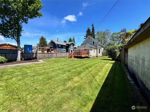 Exterior - 1812 Lombard Ave, Everett, WA 98201 photo 4 of 5