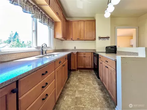 Kitchen - 1812 Lombard Ave, Everett, WA 98201 photo 2 of 7
