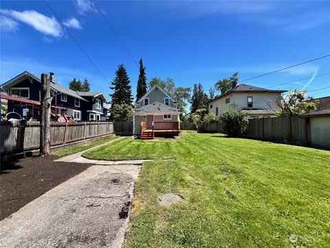Exterior - 1812 Lombard Ave, Everett, WA 98201 photo 3 of 5