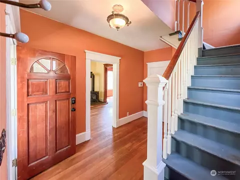 Entry Way - 1812 Lombard Ave, Everett, WA 98201 photo 3 of 7