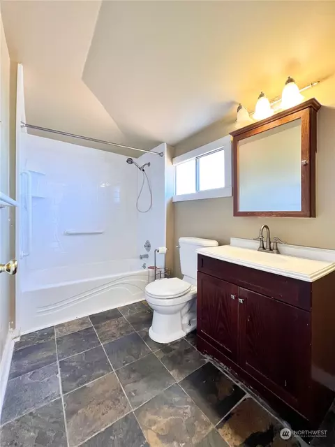 Bath - 1812 Lombard Ave, Everett, WA 98201 photo 1 of 1