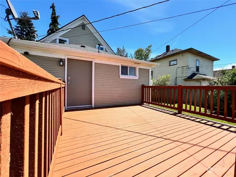 Exterior - 1812 Lombard Ave, Everett, WA 98201 photo 2 of 5