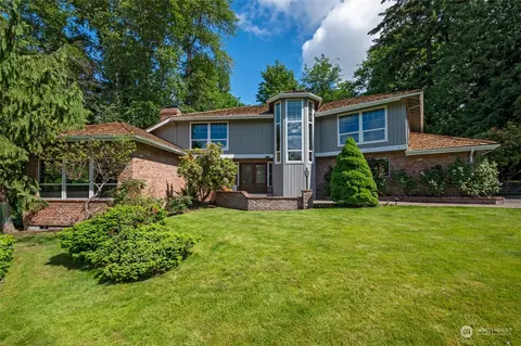 11876 NE 39th St, Bellevue, WA 98005