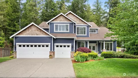 21 E Saint Albans Ln, Allyn, WA 98524