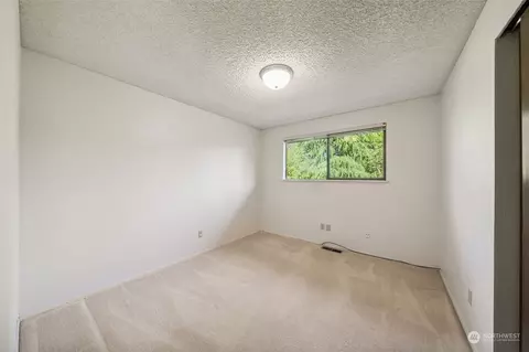 Bedroom - 39206 258th Ave SE, Enumclaw, WA 98022 photo 1 of 7