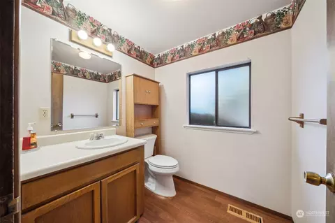 Bath - 39206 258th Ave SE, Enumclaw, WA 98022 photo 4 of 4