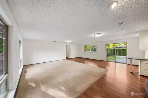 Living - 39206 258th Ave SE, Enumclaw, WA 98022 photo 4 of 5