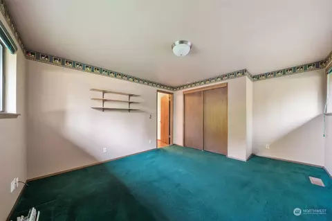 Bedroom - 39206 258th Ave SE, Enumclaw, WA 98022 photo 6 of 7