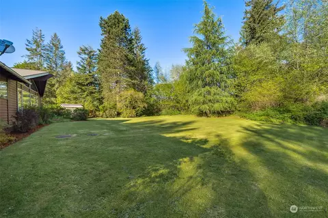 Exterior - 39206 258th Ave SE, Enumclaw, WA 98022 photo 9 of 11