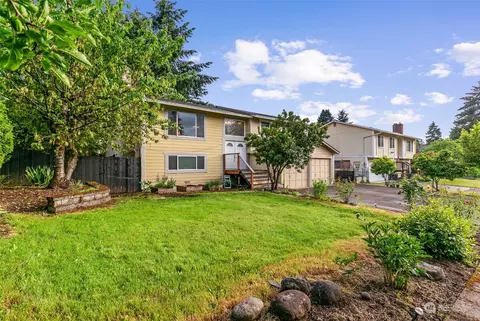 14909 NE 8th St, Vancouver, WA 98684