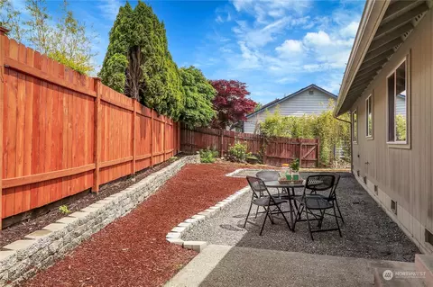 Exterior - 17 113th Pl SE, Everett, WA 98208 photo 2 of 3