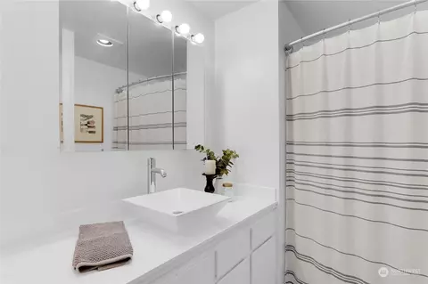 Bath - 17 113th Pl SE, Everett, WA 98208 photo 2 of 2