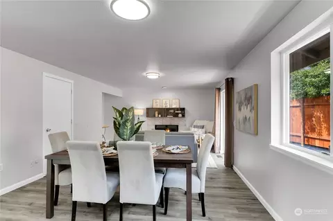 Dining - 17 113th Pl SE, Everett, WA 98208 photo 1 of 2