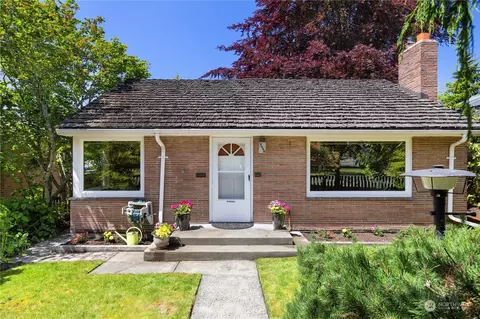 2649 45th Ave SW, Seattle, WA 98116