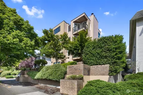5642 California Ave SW #6, Seattle, WA 98136