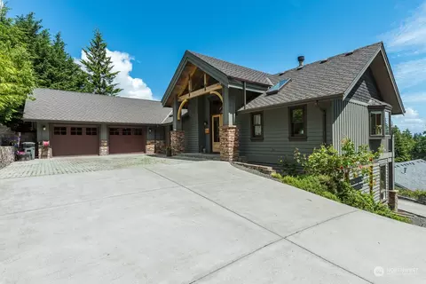 1170 Matterhorn Loop, Camano Island, WA 98282