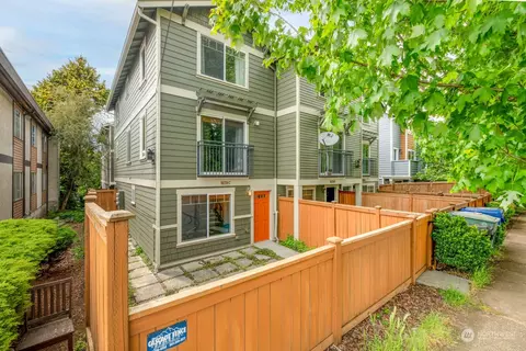 9239 17th Ave SW #C, Seattle, WA 98106