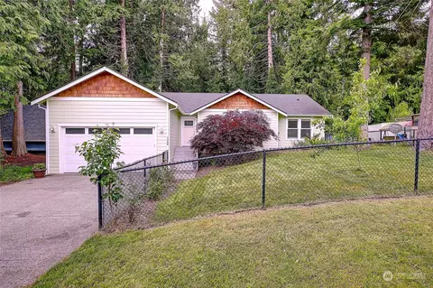 1360 Pilchuck Dr, Camano Island, WA 98282