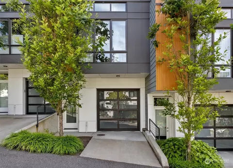 156 107th Ave SE, Bellevue, WA 98004