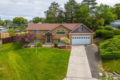 1168 Ashcroft Pl, Moses Lake, WA 98837