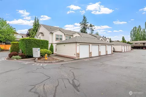 4827 67th St NE #B202, Marysville, WA 98270