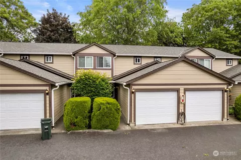 10929 62nd St E, Puyallup, WA 98372
