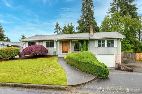 1218 150th Ave SE, Bellevue, WA 98007