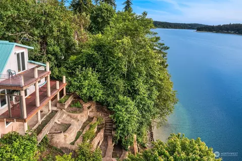 22425 Dockton Rd SW, Vashon, WA 98070