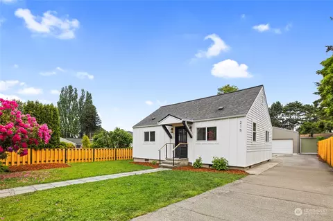 215 S 107th St, Seattle, WA 98168