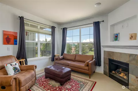 7104 265th St NW #305, Stanwood, WA 98292