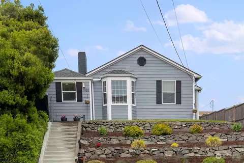 1920 6th St, Bremerton, WA 98337