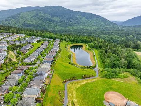 1561 24th Ave NE, Issaquah, WA 98029