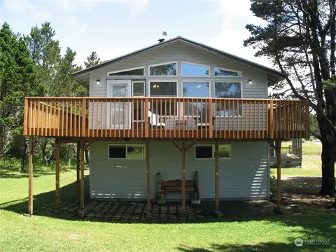 1215 197th St, Long Beach, WA 98631