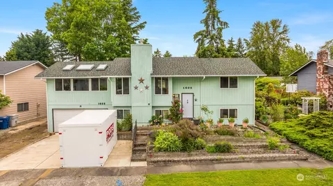 1608 Harrington Ave SE, Renton, WA 98058