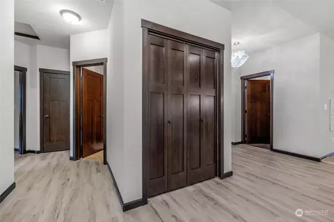 Entry Way - 7521 Broadway, Everett, WA 98203 photo 4 of 4