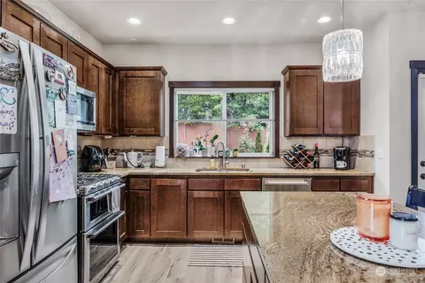 Kitchen - 7521 Broadway, Everett, WA 98203 photo 2 of 3