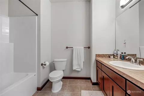 Bath - 7521 Broadway, Everett, WA 98203 photo 4 of 4