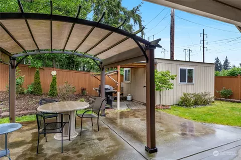Exterior - 7521 Broadway, Everett, WA 98203 photo 2 of 5