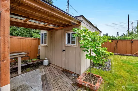 Exterior - 7521 Broadway, Everett, WA 98203 photo 3 of 5
