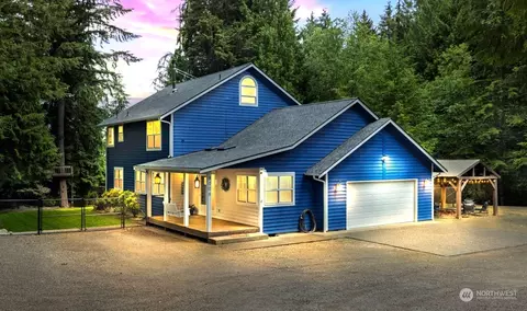 8006 Chalet Ln NW, Seabeck, WA 98380