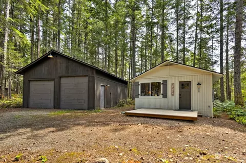 50 N Silver Ln, Hoodsport, WA 98548