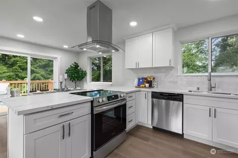 Kitchen - 13402 Seattle Hill Rd, Mill Creek, WA 98012 photo 1 of 3