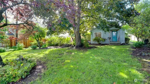 1715 11th St, Anacortes, WA 98221