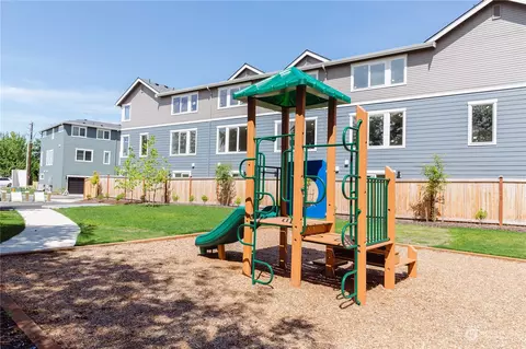 Exterior - 4226 148th St SE #B5, Bothell, WA 98012 photo 3 of 3