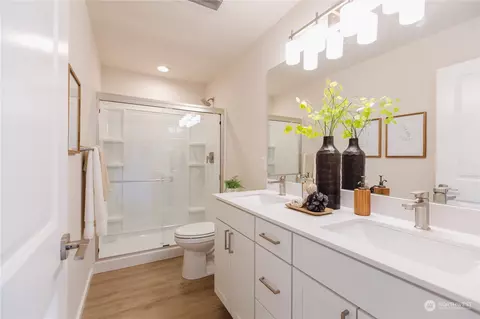 Bath - 4226 148th St SE #B5, Bothell, WA 98012 photo 1 of 3