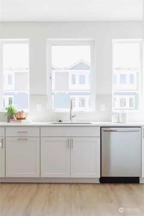 Kitchen - 4226 148th St SE #B5, Bothell, WA 98012 photo 4 of 7